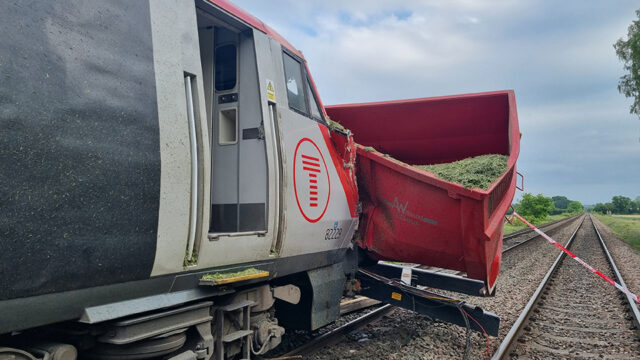 Investigation into train and tractor crash clears farmer of wrongdoing