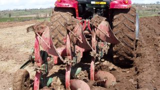 Does no-till farming really mitigate the impact of climate change?