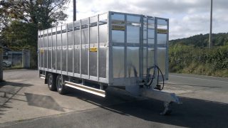 Dooley Bros launch new cattle trailer