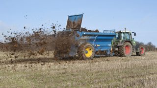 Ban on farmyard manure spreading from November 1