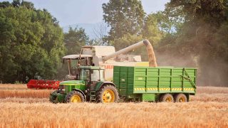 Falling oil prices to impact positively on EU farm production costs