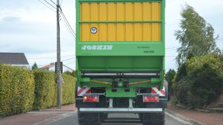 Poll shows most farmers pull in to let traffic pass out (only 12% don’t bother)