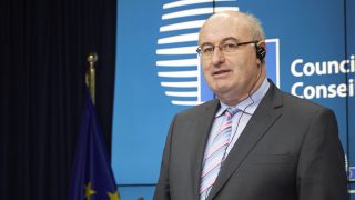 Hogan to propose the introduction of risk management tools tomorrow