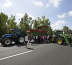 Ten-hour talks between French dairy farmers and processors end in deadlock