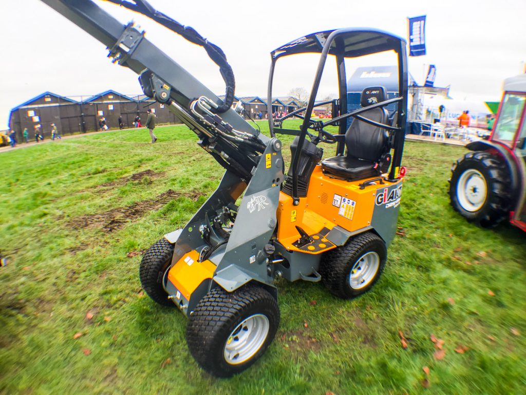 Giant Tobroco D254SW telescopic handler.