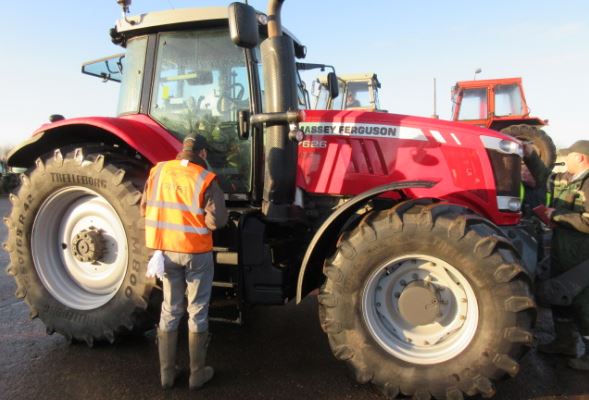 Cheffins, Auction, Tractor