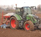 Chart: Fendt holds 4 of the 5 top positions in German tractor rankings