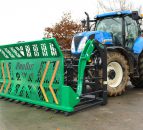 Tackling the silage: Tip and 'flick' or use this push-off fork?