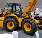 Pics: Can Venieri raise the stakes with its new, pivot-steer telehandler?