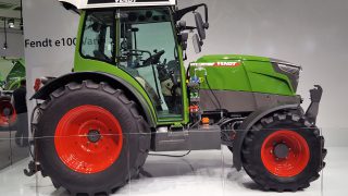 Fendt switches the diesel tank for a plug at Agritechnica