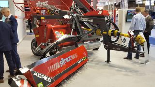 Roscommon man’s ‘3-in-1’ machine turns heads at Agritechnica 2017