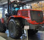 Who said that articulated tractors are a thing of the past?