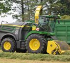Less spillage and smarter sensing: Deere's latest foragers get the gadgets