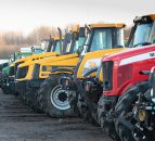Auction report: Focus on 'reds' and 'yellows' at huge tractor sale
