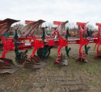 Auction report: Tillage kit aplenty at contractor's dispersal sale