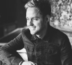 ‘Big Night with Derek Ryan’ cattle market gig to go ahead