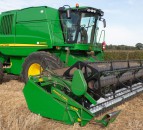 Auction report: 7-year-old combine tops the bill at on-farm sale
