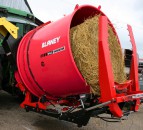 Bale-shredding machine chops ‘5 times faster than a diet feeder’