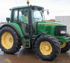 Auction report: Drizzle deters some, but not all, Deere hunters