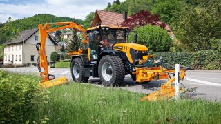 JCB wheels out a ‘utility’ package for its Fastrac
