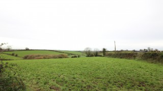 Agricultural land provides 40ac and winter accommodation for livestock