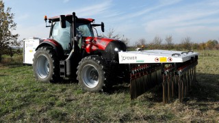 Case IH keeps weeds in check – with electricity instead of chemicals