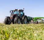 Air-suspended front axle for Valtra’s latest N Series