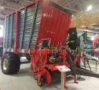 SIMA 2019: Fliegl hits France with its ‘unload-on-the-move’ wagon