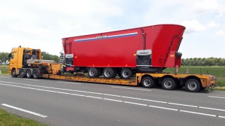 ‘World’s biggest tub feeder’ on its way from Europe to the US