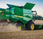 John Deere to roll out combine updates…and a money-back ‘guarantee’