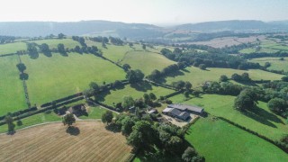 Substantial mixed arable and livestock farm for sale on 185.43ac
