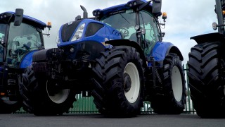 Video: ‘Why is the T7.210 the best-selling tractor in Ireland?’