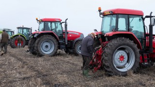 Auction report: Mix of marques goes ‘under the hammer’ at on-farm sale