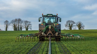 What fertiliser do I need to spread to grow a crop of first-cut silage?