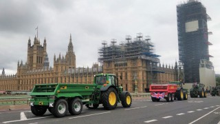 Tractor demonstration takes place in London in protest of Agriculture Bill