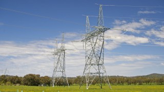 Tractor collides with electricity pole resulting in power cuts to over 800 addresses
