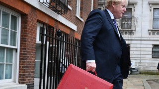 Britain and Canada secure £20 billion post-Brexit rollover trade deal