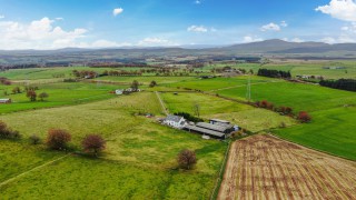 11.9ac equestrian holding on the market in Lanark