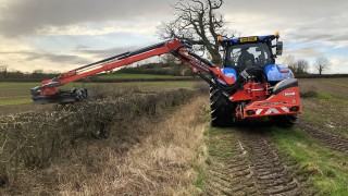 KUHN launches new telescopic arm hedge and verge cutter