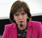 Minister Dodds calls for ‘urgent action’ as retailers pull deliveries to Northern Ireland