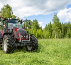 Pics: Valtra ups the ante in new 5th generation A Series