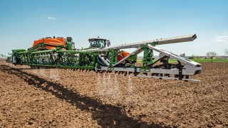 Amazone, Bosche and BASF reduce herbicide use by 90% with new sprayer technology