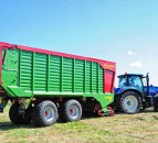 Video: Plastic tines and power-saving with Strautmann Magnon