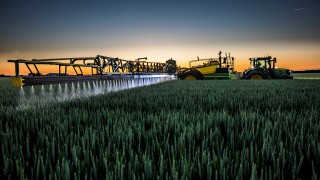 John Deere launches its biggest ever trailed sprayer