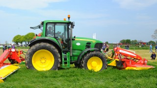 John Deere looks beyond the tractor and into farm management