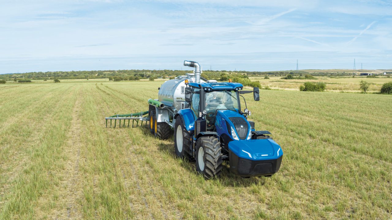 New Holland Methane Power Tractor wins top award