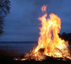 Bonfires are not an excuse to burn household rubbish - Environment Agency