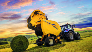 Variable chamber balers get a performance boost from New Holland