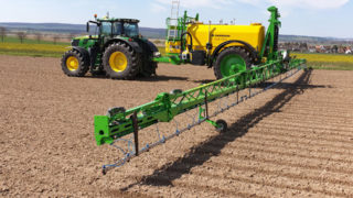 Dammann develops adjustable nozzle positioning on sprayers