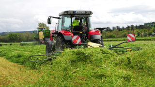Machinery Focus: Massey Ferguson adds science to art of tedding